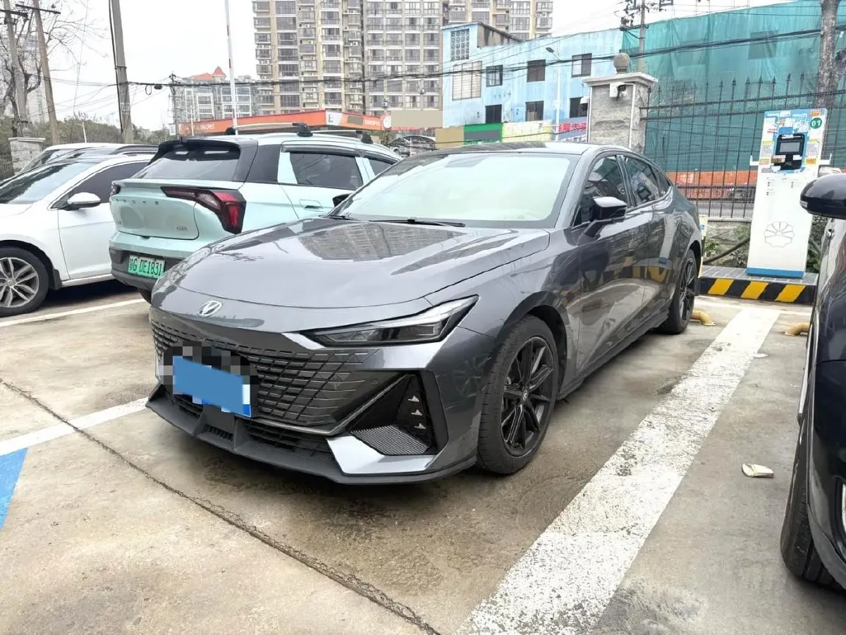 2022 ChangAn UNI-V 1.5T 188HP L4 7DCT,autocango,china used car exporter,china ev exporter,chinese used car exporter,chinese used ev exporter