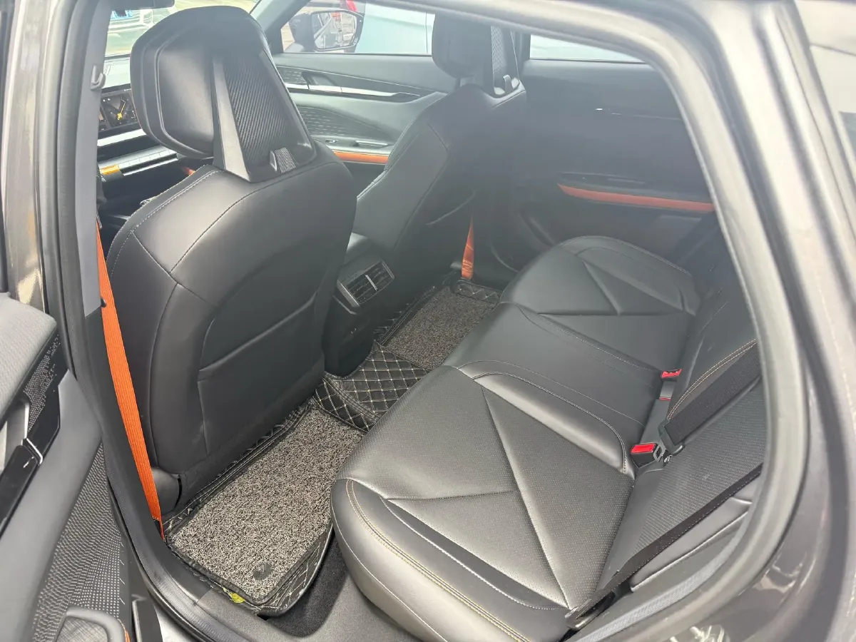 2022 ChangAn UNI-V 1.5T 188HP L4 7DCT,autocango,china used car exporter,china ev exporter,chinese used car exporter,chinese used ev exporter