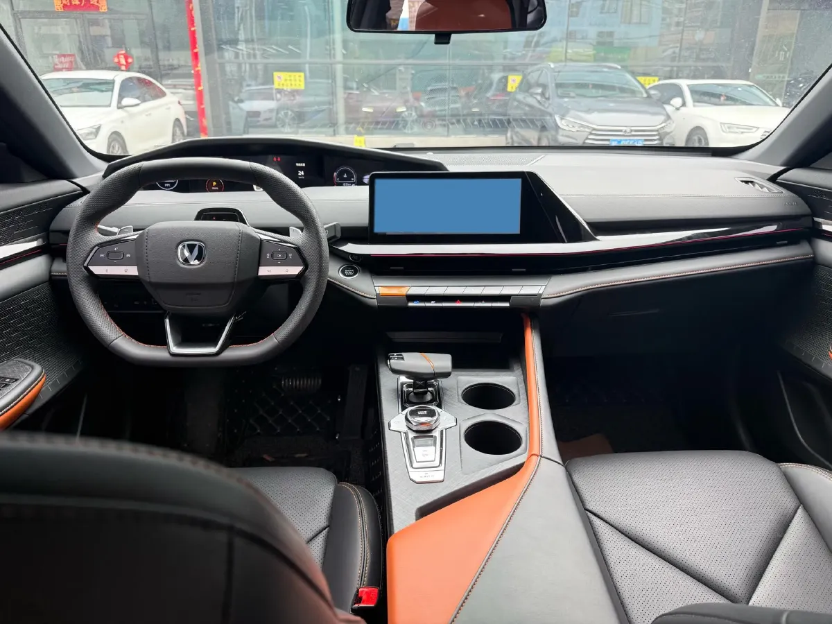 2022 ChangAn UNI-V 1.5T 188HP L4 7DCT,autocango,china used car exporter,china ev exporter,chinese used car exporter,chinese used ev exporter