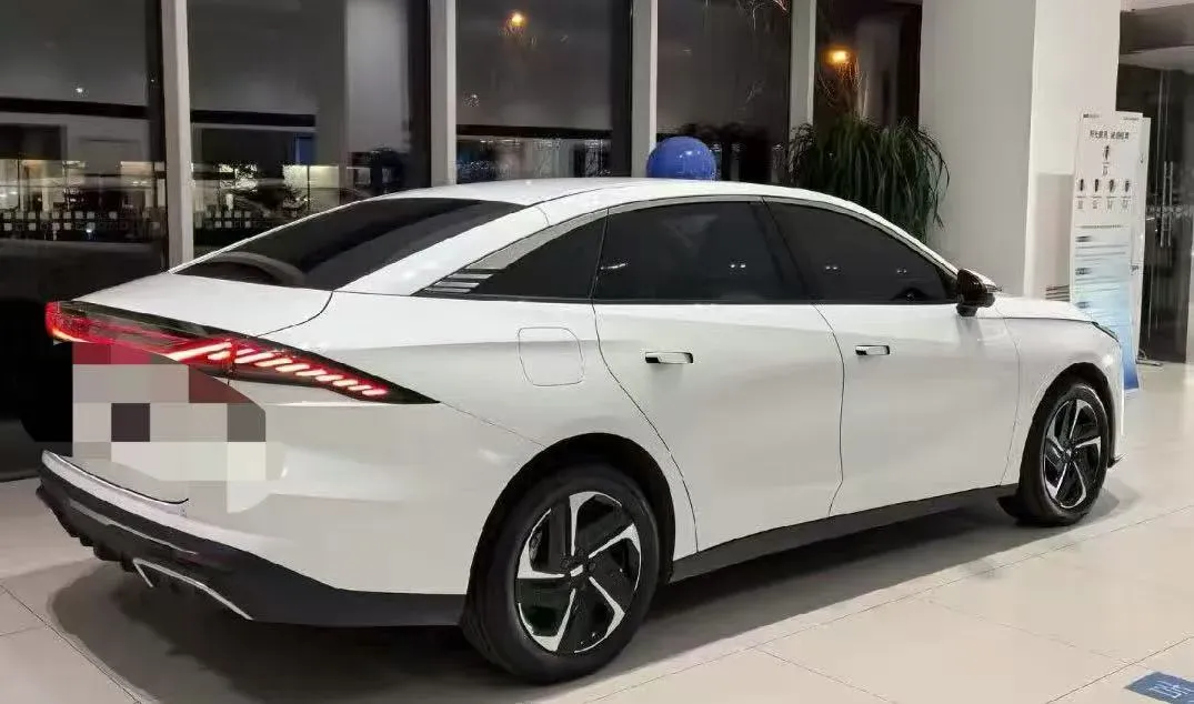 2024 Geely Galaxy L6 1.5T 163HP L4 3DHT PHEV,autocango,china used car exporter,china ev exporter,chinese used car exporter,chinese used ev exporter