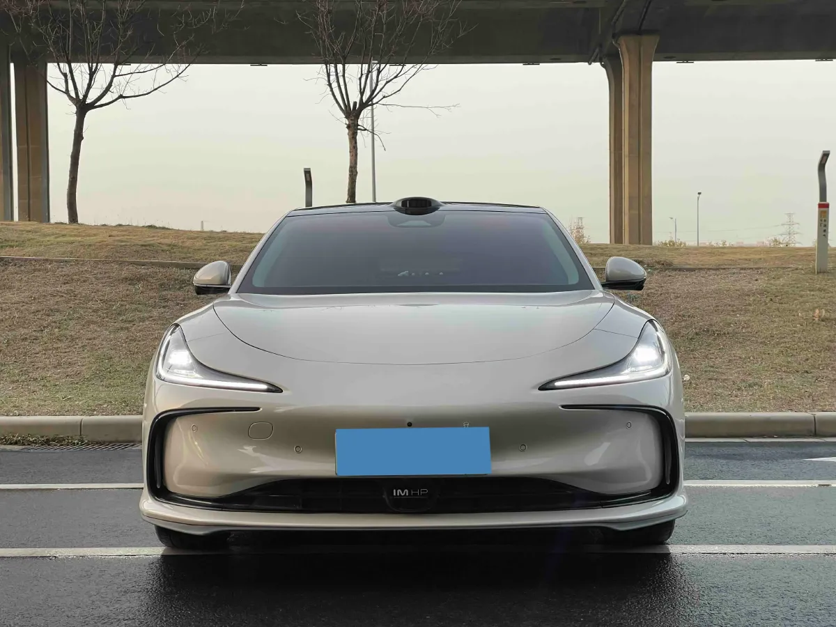 2024 IM L6 BEV 75KWH,autocango,china used car exporter,china ev exporter,chinese used car exporter,chinese used ev exporter