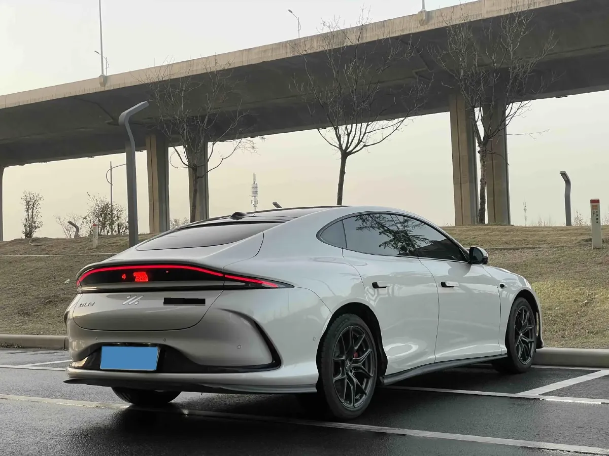 2024 IM L6 BEV 75KWH,autocango,china used car exporter,china ev exporter,chinese used car exporter,chinese used ev exporter