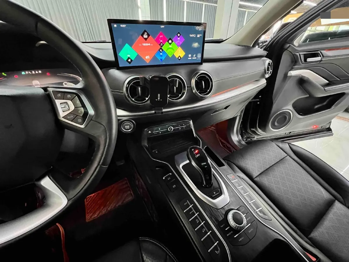 2021 WEY VV6 2.0T 227HP L4 7DCT,autocango,china used car exporter,china ev exporter,chinese used car exporter,chinese used ev exporter