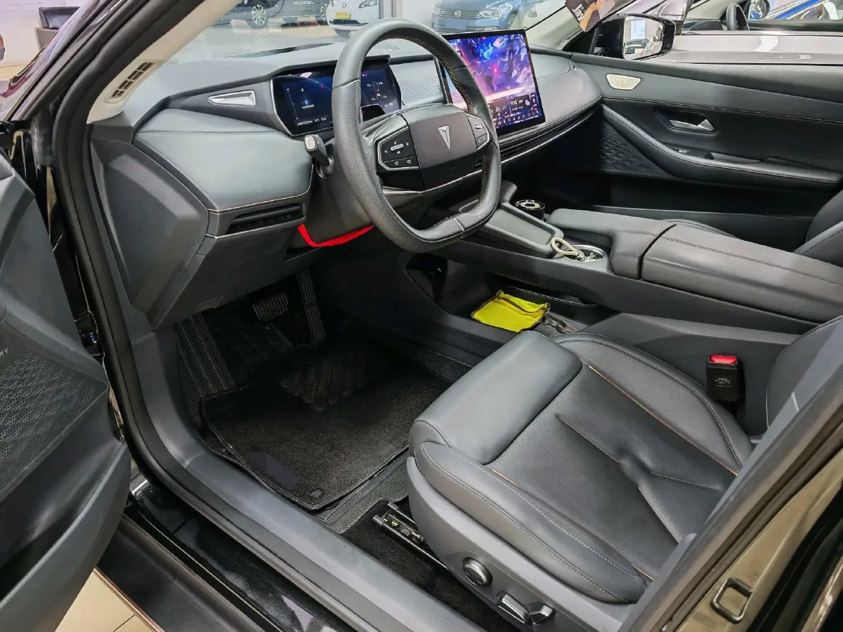 2022 DongFeng Forthing LingZhi EV BEV 68.4KWH,autocango,china used car exporter,china ev exporter,chinese used car exporter,chinese used ev exporter