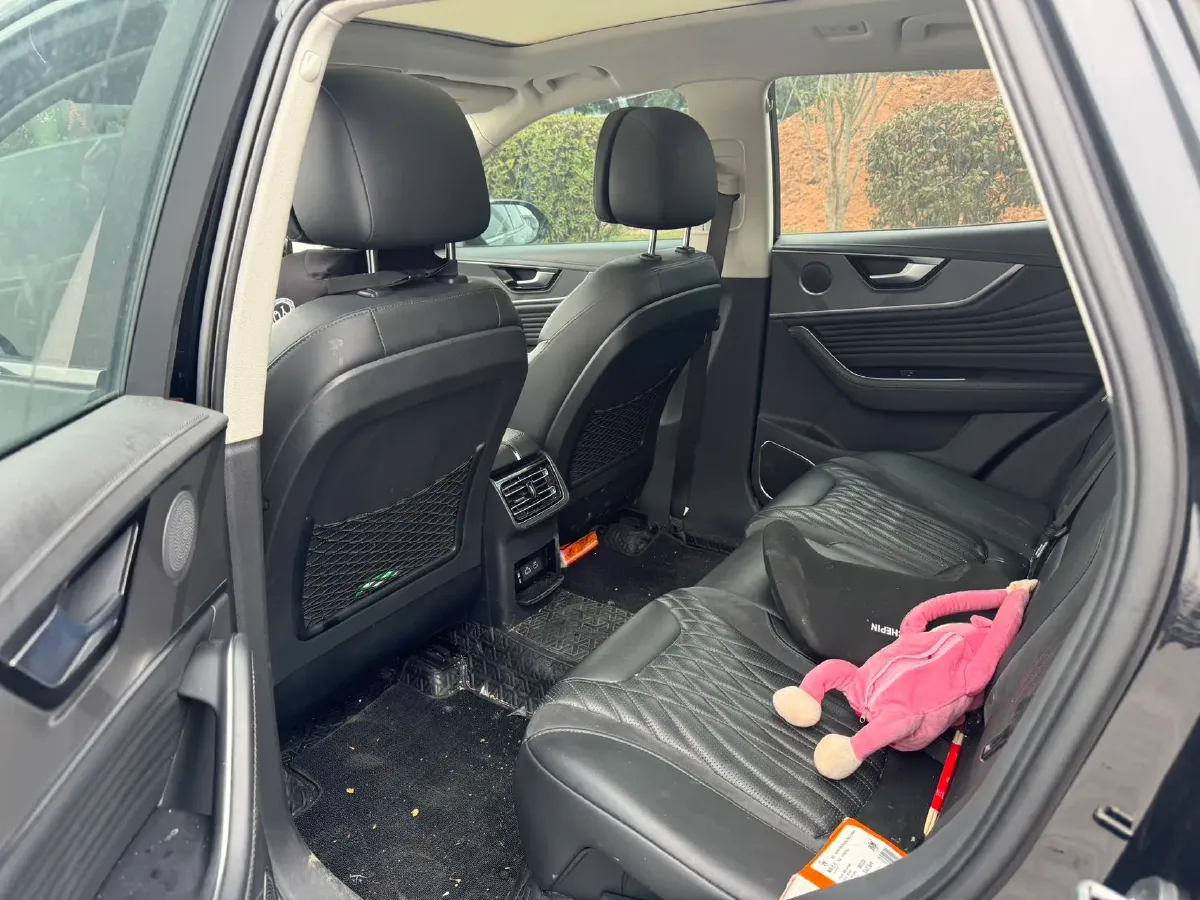 2023 HongQi HS5 2.0T 252HP L4 8AT,autocango,china used car exporter,china ev exporter,chinese used car exporter,chinese used ev exporter