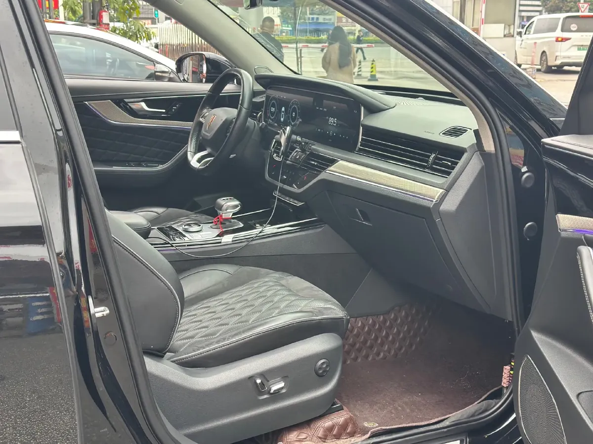 2019 HongQi HS5 2.0T 224HP L4 6AT,autocango,china used car exporter,china ev exporter,chinese used car exporter,chinese used ev exporter