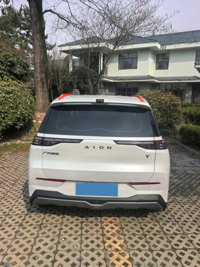 2022 Geely Okavango 1.8T 184HP L4 7DCT,autocango,china used car exporter,china ev exporter,chinese used car exporter,chinese used ev exporter