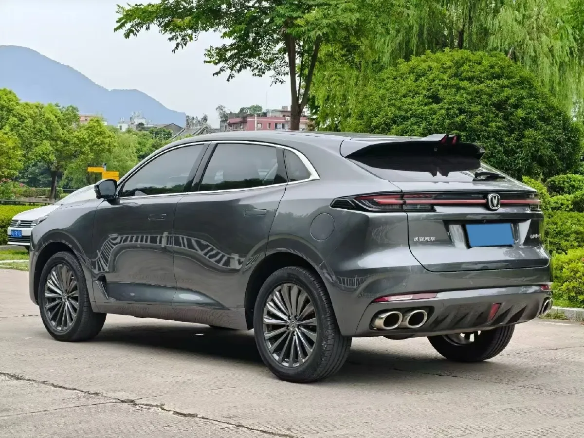 2021 ChangAn UNI-K 2.0T 233HP L4 8AT,autocango,china used car exporter,china ev exporter,chinese used car exporter,chinese used ev exporter