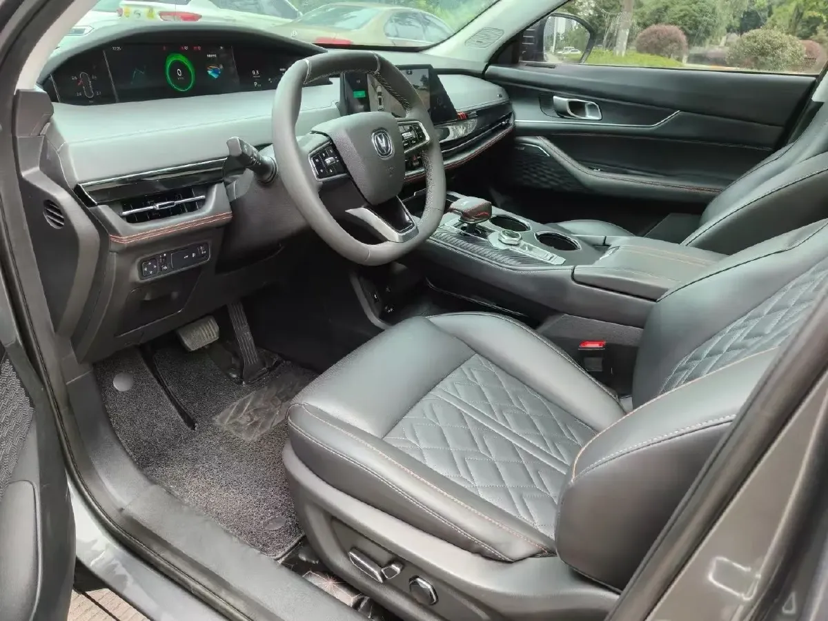 2021 ChangAn UNI-K 2.0T 233HP L4 8AT,autocango,china used car exporter,china ev exporter,chinese used car exporter,chinese used ev exporter