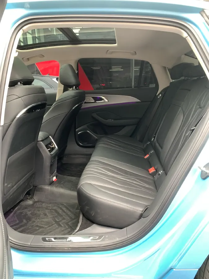 2023 HongQi H5 2.0T 224HP L4 8AT,autocango,china used car exporter,china ev exporter,chinese used car exporter,chinese used ev exporter