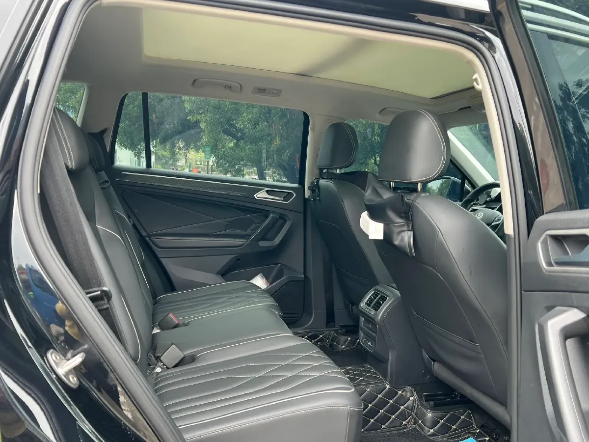 2024 Volkswagen Tiguan L 2.0T 186HP L4 7DCT,autocango,china used car exporter,china ev exporter,chinese used car exporter,chinese used ev exporter