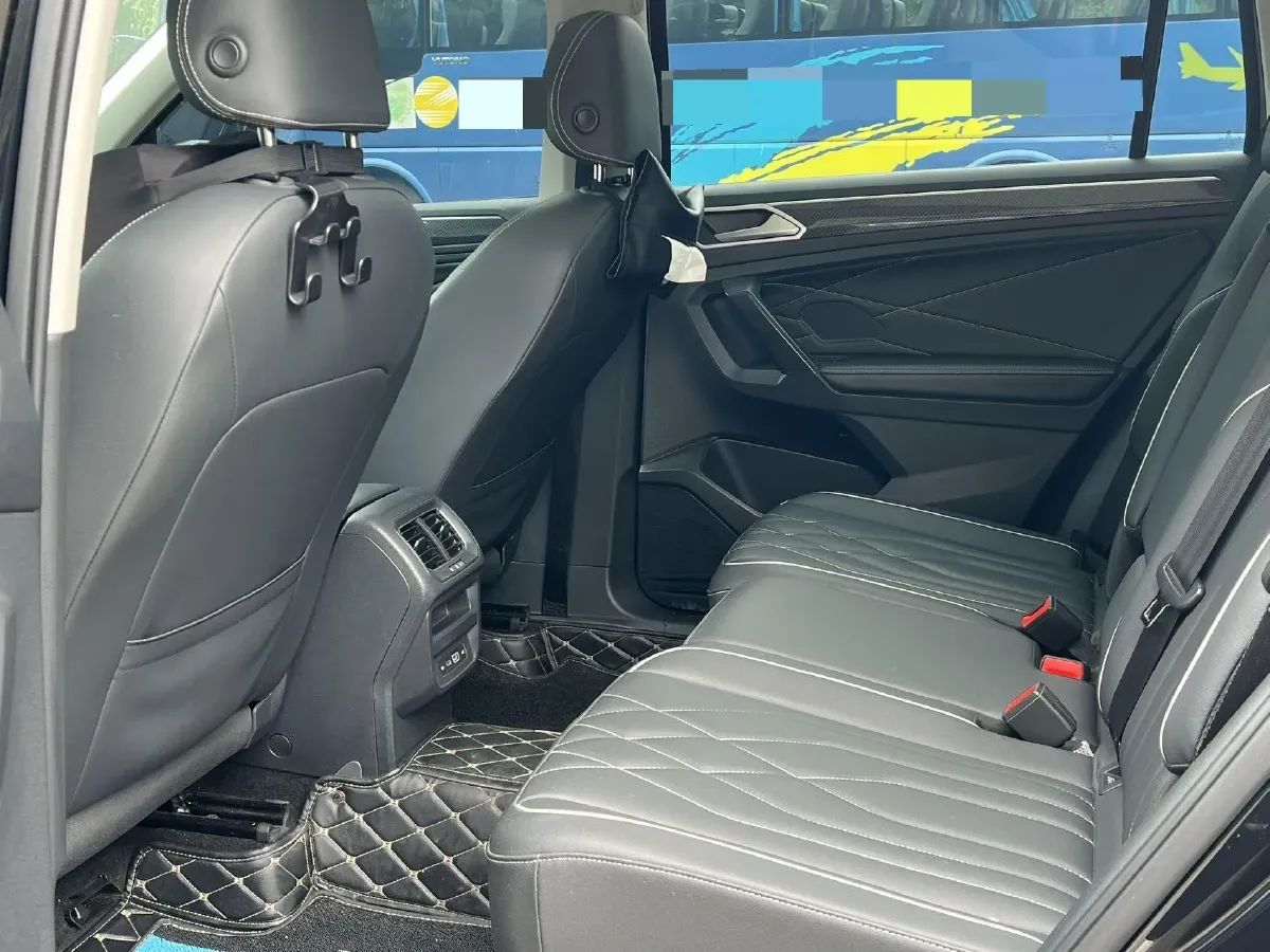 2024 Volkswagen Tiguan L 2.0T 186HP L4 7DCT,autocango,china used car exporter,china ev exporter,chinese used car exporter,chinese used ev exporter