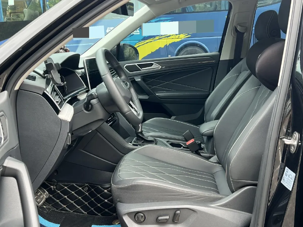2024 Volkswagen Tiguan L 2.0T 186HP L4 7DCT,autocango,china used car exporter,china ev exporter,chinese used car exporter,chinese used ev exporter