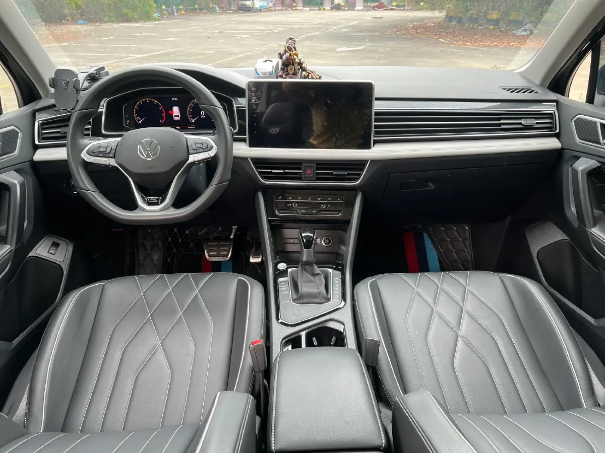 2024 Volkswagen Tiguan L 2.0T 186HP L4 7DCT,autocango,china used car exporter,china ev exporter,chinese used car exporter,chinese used ev exporter