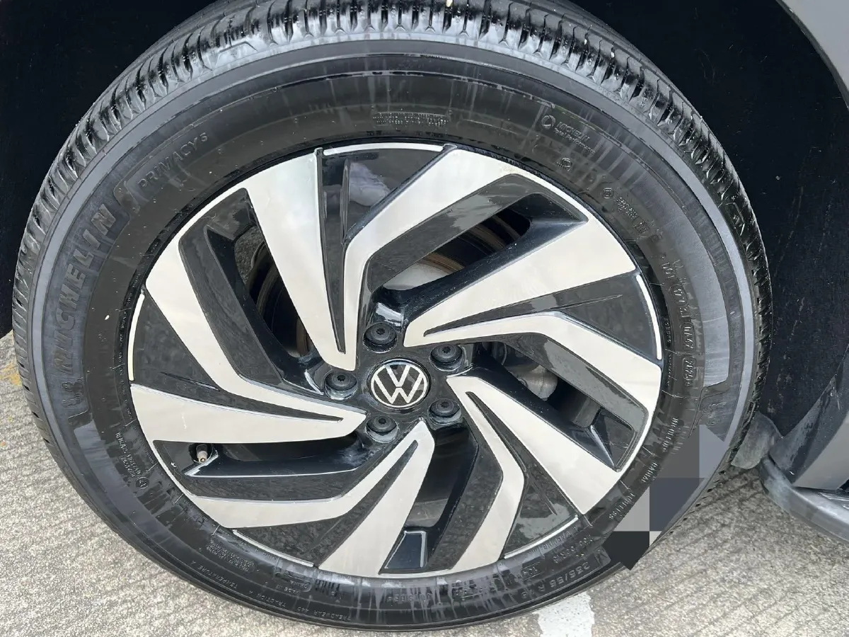 2024 Volkswagen Tiguan L 2.0T 186HP L4 7DCT,autocango,china used car exporter,china ev exporter,chinese used car exporter,chinese used ev exporter