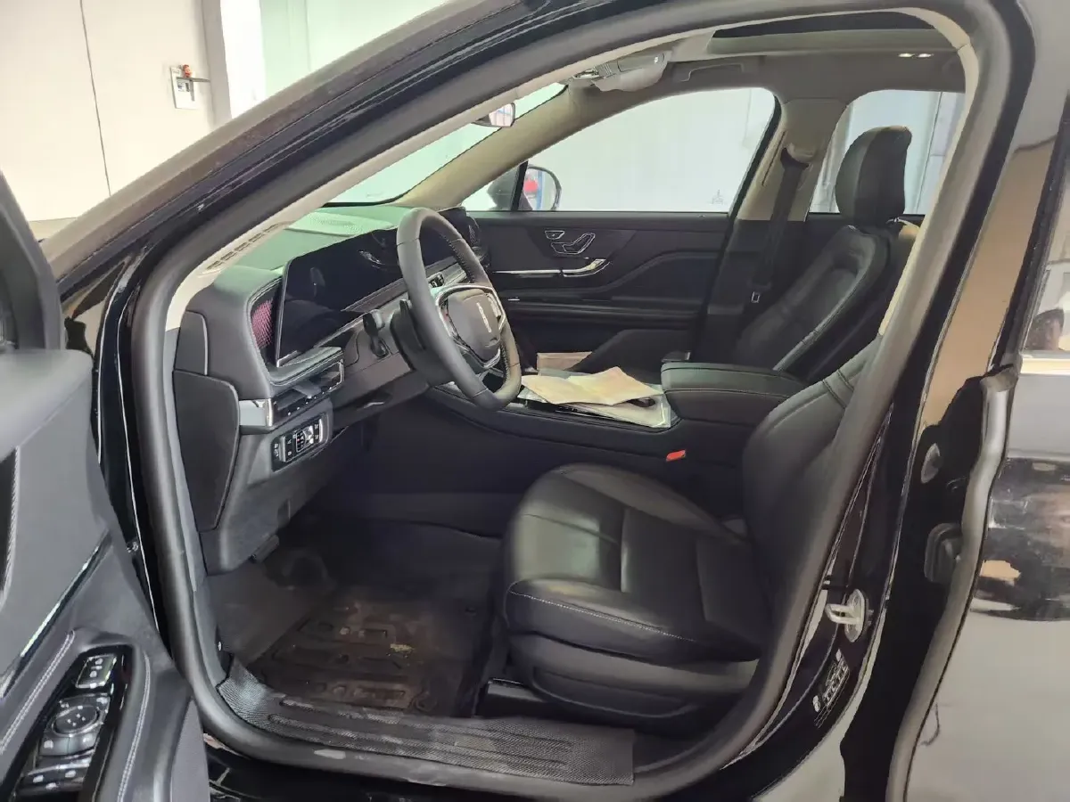 2025 Lincoln Corsair 2.0T 261HP L4 8AT,autocango,china used car exporter,china ev exporter,chinese used car exporter,chinese used ev exporter