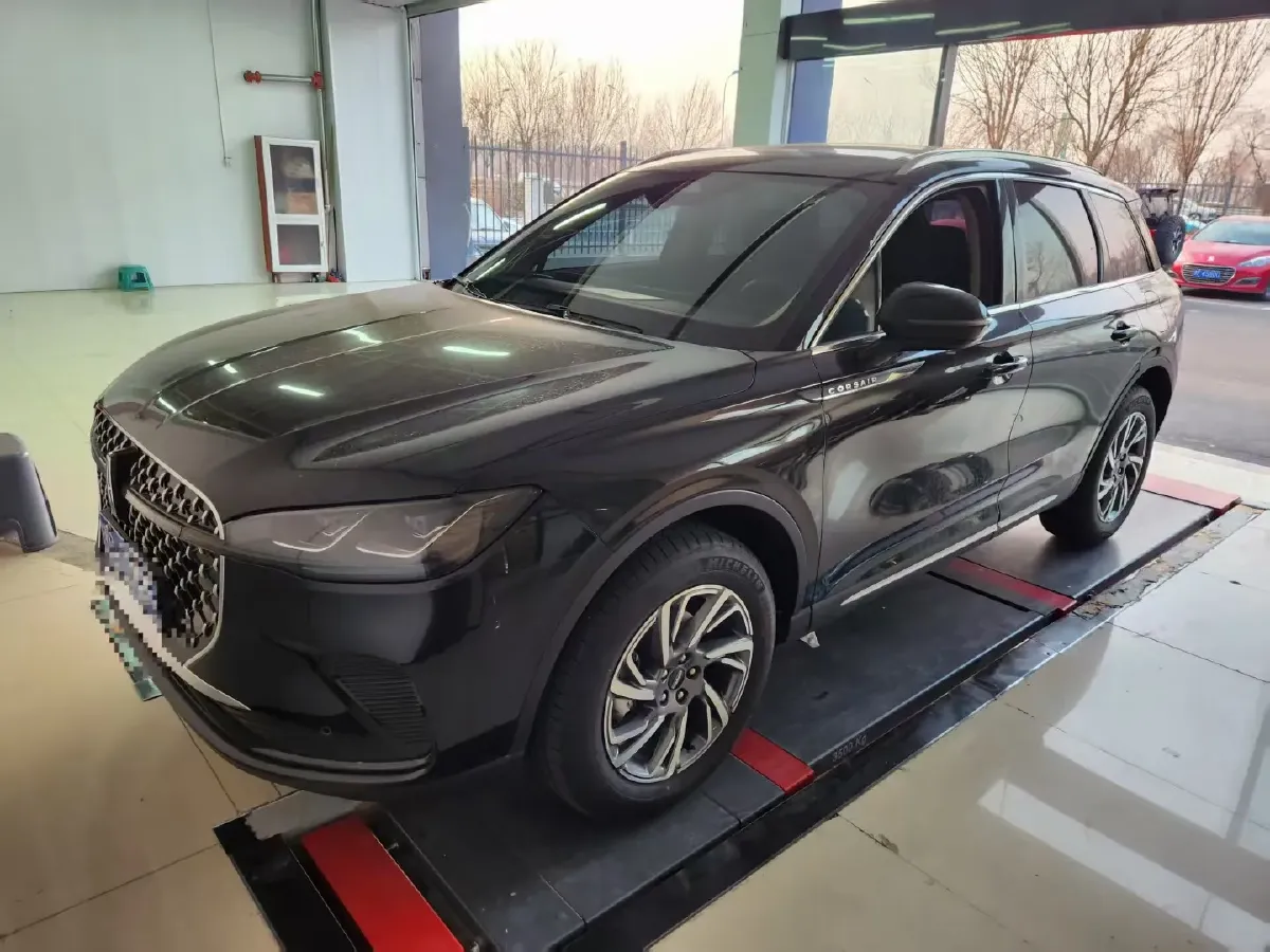 2025 Lincoln Corsair 2.0T 261HP L4 8AT,autocango,china used car exporter,china ev exporter,chinese used car exporter,chinese used ev exporter