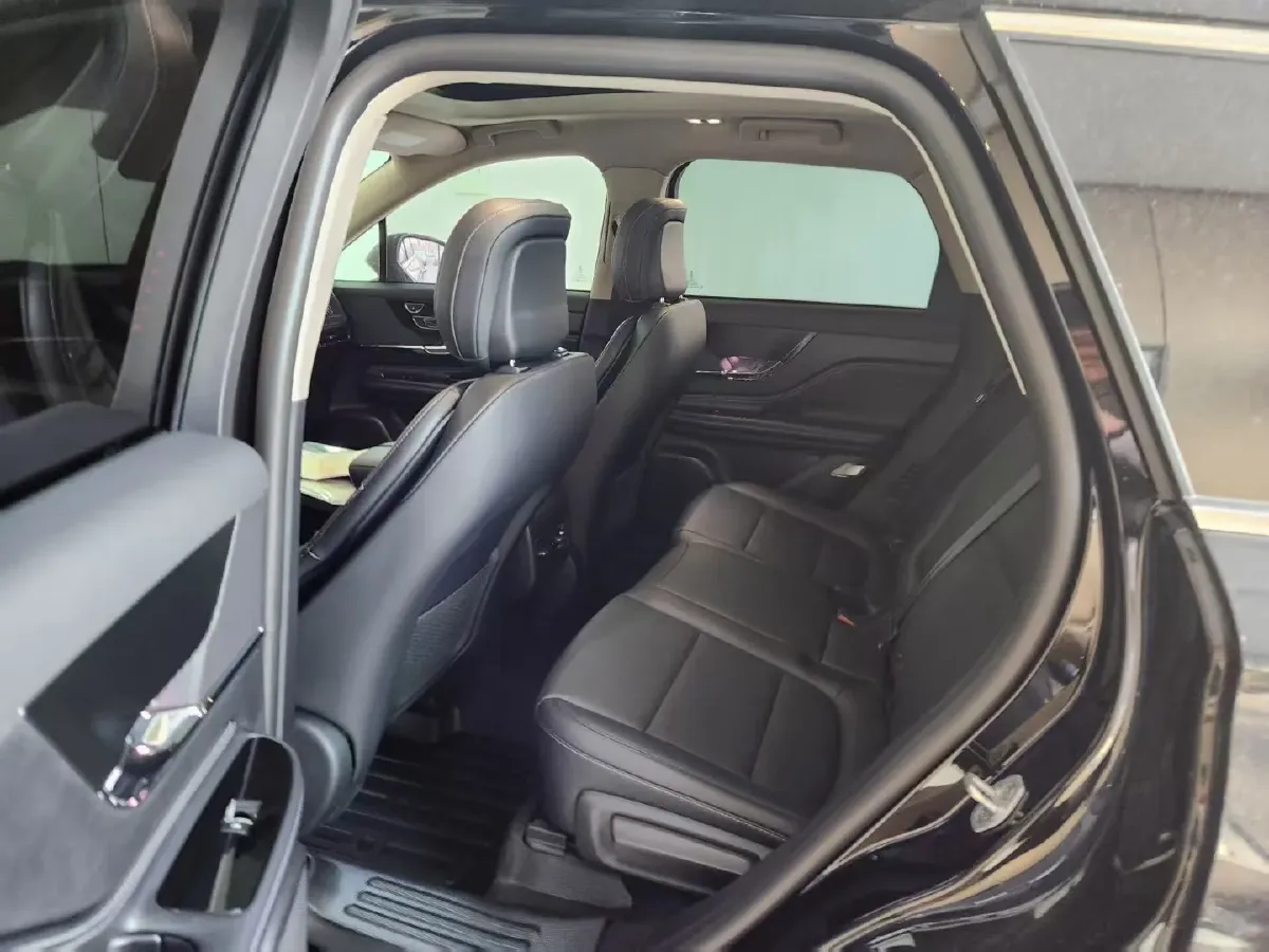 2025 Lincoln Corsair 2.0T 261HP L4 8AT,autocango,china used car exporter,china ev exporter,chinese used car exporter,chinese used ev exporter