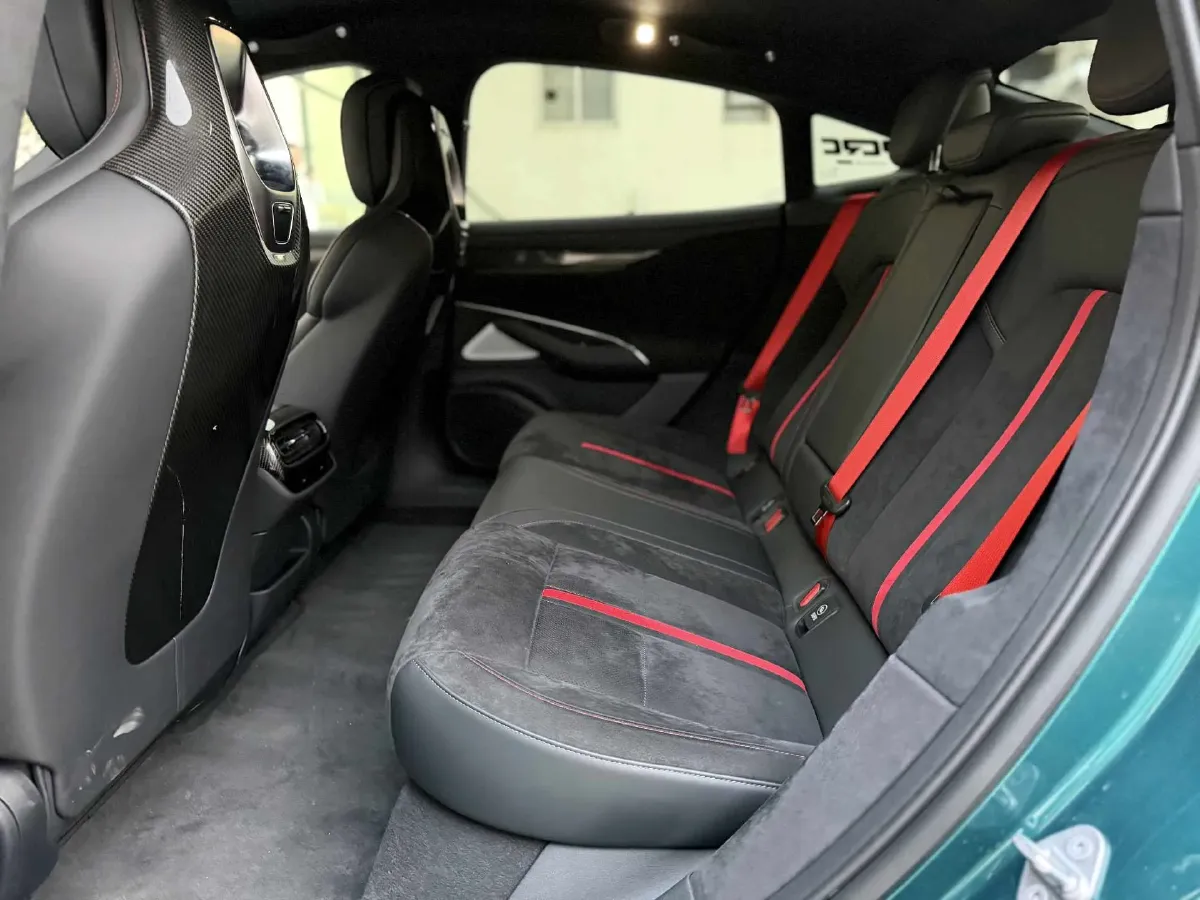 2025 MI SU7 Ultra BEV 93.7KWH,autocango,china used car exporter,china ev exporter,chinese used car exporter,chinese used ev exporter