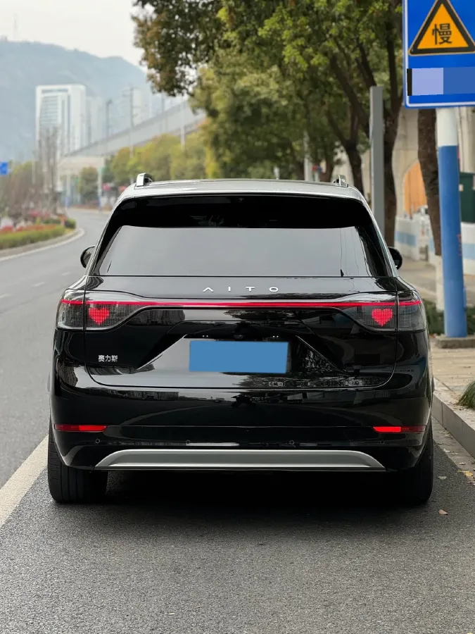 2024 AITO AITO M9 1.5T 152HP L4 REEV 42KWH,autocango,china used car exporter,china ev exporter,chinese used car exporter,chinese used ev exporter
