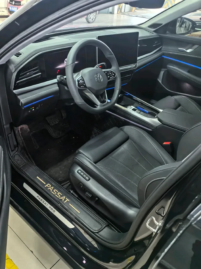 2025 Volkswagen Passat 2.0T 220HP L4 7DCT,autocango,china used car exporter,china ev exporter,chinese used car exporter,chinese used ev exporter