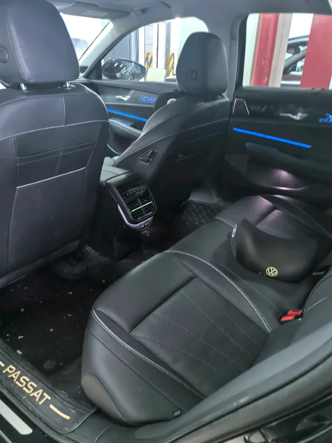 2025 Volkswagen Passat 2.0T 220HP L4 7DCT,autocango,china used car exporter,china ev exporter,chinese used car exporter,chinese used ev exporter