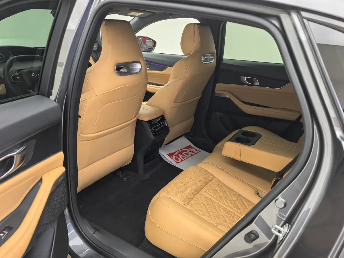 2021 ChangAn UNI-K 2.0T 233HP L4 8AT,autocango,china used car exporter,china ev exporter,chinese used car exporter,chinese used ev exporter