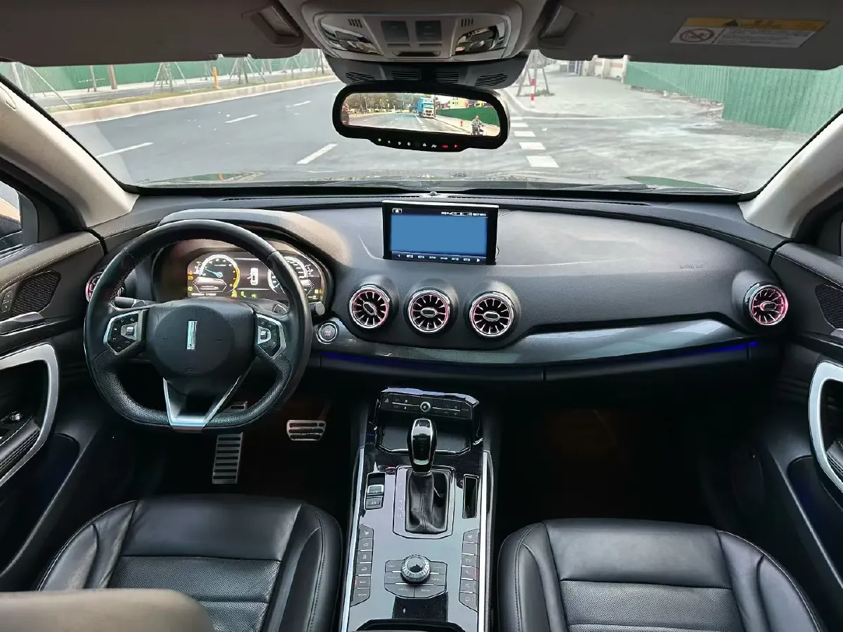 2017 WEY VV7 2.0T 234HP L4 7DCT,autocango,china used car exporter,china ev exporter,chinese used car exporter,chinese used ev exporter