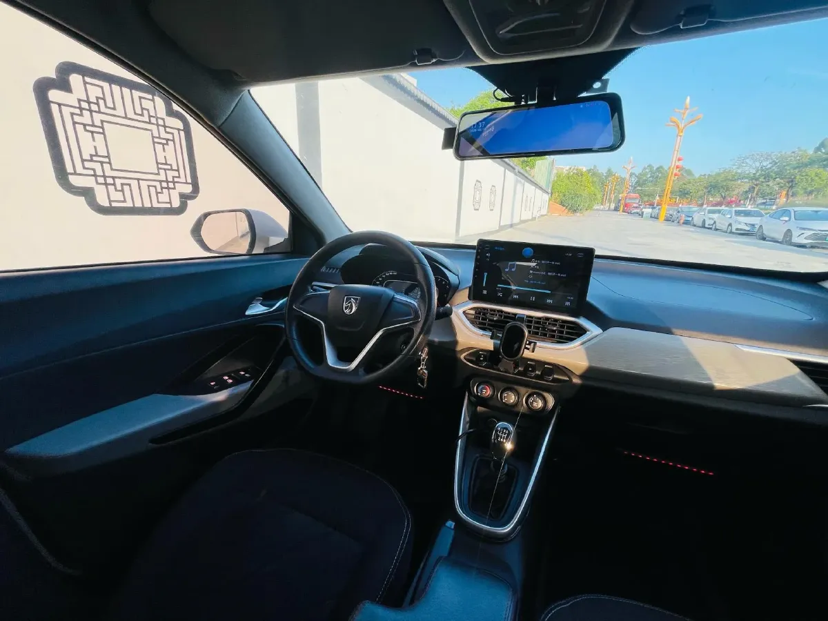 2021 BaoJun 510 1.5L 99HP L4 6MT,autocango,china used car exporter,china ev exporter,chinese used car exporter,chinese used ev exporter