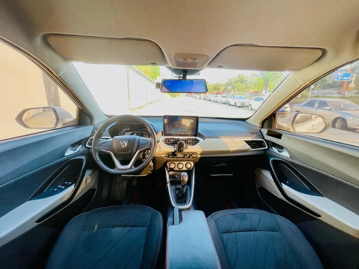 2021 BaoJun 510 1.5L 99HP L4 6MT,autocango,china used car exporter,china ev exporter,chinese used car exporter,chinese used ev exporter