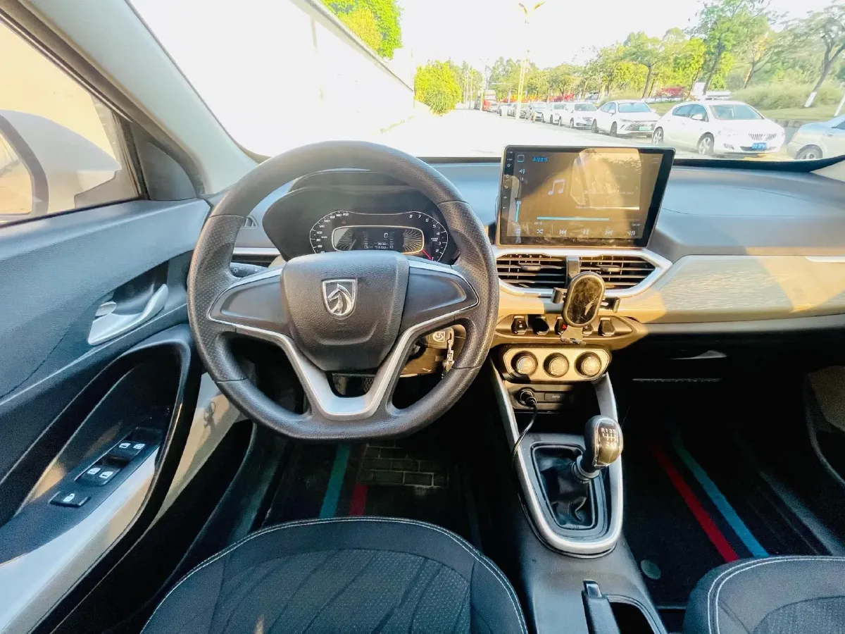 2021 BaoJun 510 1.5L 99HP L4 6MT,autocango,china used car exporter,china ev exporter,chinese used car exporter,chinese used ev exporter