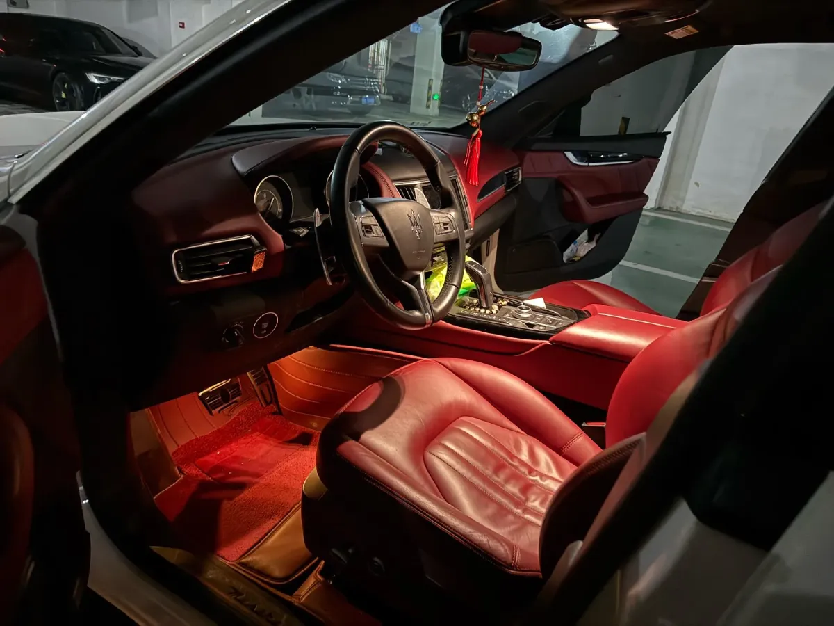 2022 Maserati Levante 2.0T 330HP L4 8AT,autocango,china used car exporter,china ev exporter,chinese used car exporter,chinese used ev exporter