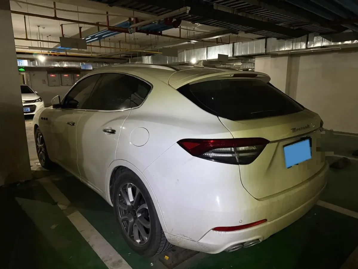 2022 Maserati Levante 2.0T 330HP L4 8AT,autocango,china used car exporter,china ev exporter,chinese used car exporter,chinese used ev exporter