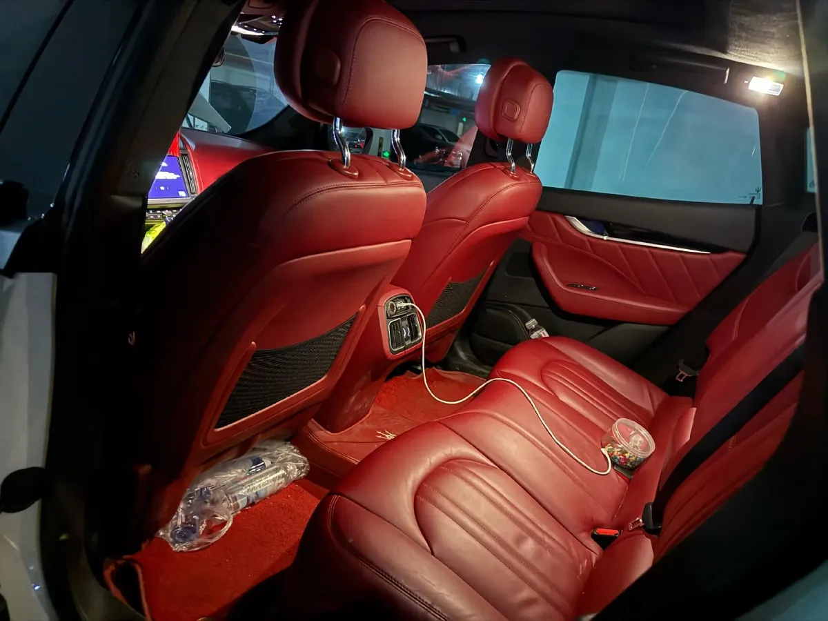 2022 Maserati Levante 2.0T 330HP L4 8AT,autocango,china used car exporter,china ev exporter,chinese used car exporter,chinese used ev exporter