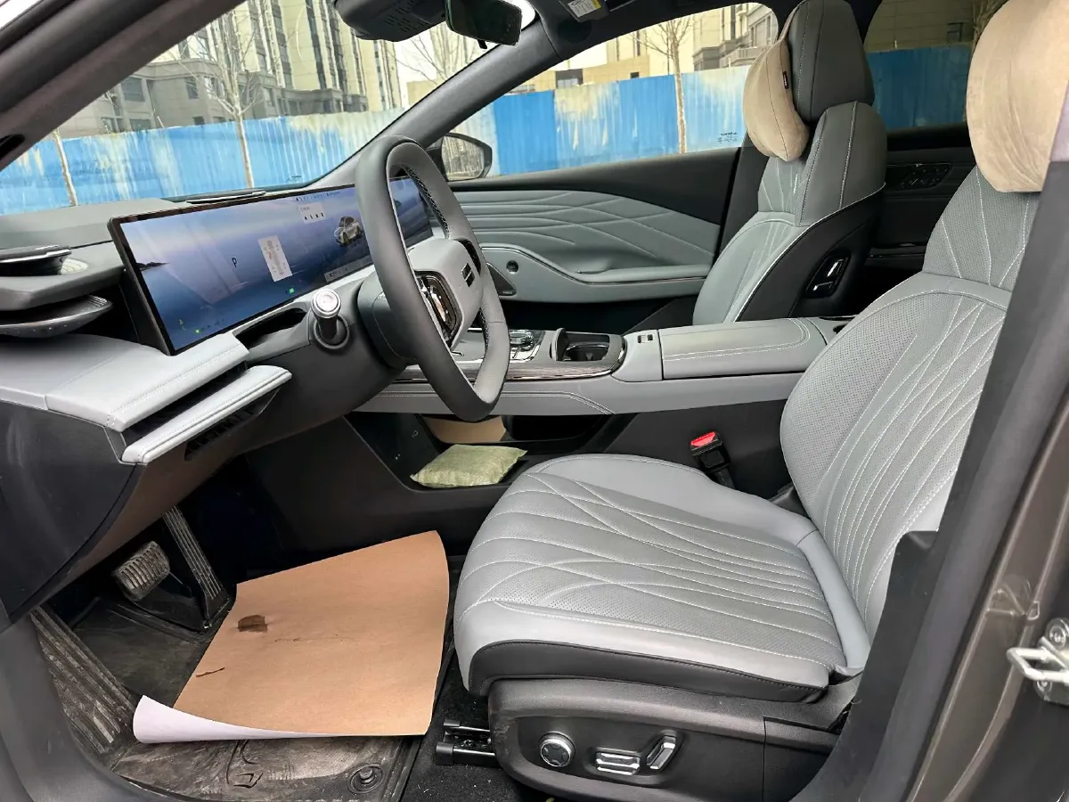 2025 MAXUS InterstellarX 2.5T 224HP L4 8AT,autocango,china used car exporter,china ev exporter,chinese used car exporter,chinese used ev exporter