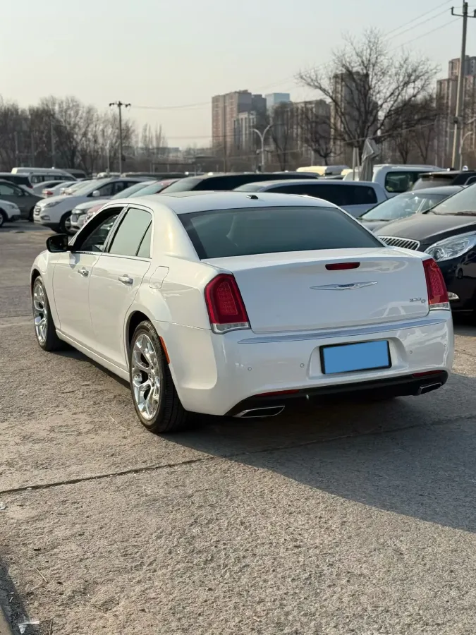 2016 Chrysler 300C 3.0L 234HP V6 8AT,autocango,china used car exporter,china ev exporter,chinese used car exporter,chinese used ev exporter