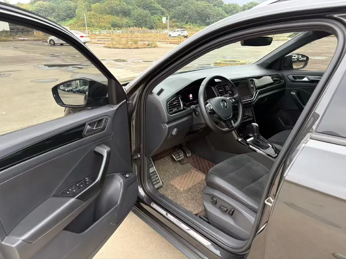 2020 Volkswagen T-Roc 1.4T 150HP L4 7DCT,autocango,china used car exporter,china ev exporter,chinese used car exporter,chinese used ev exporter