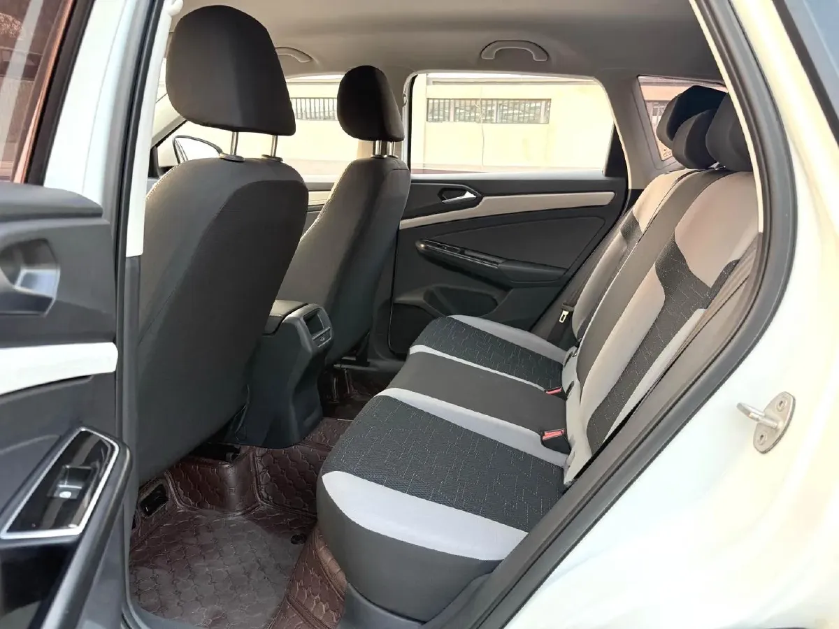 2023 Jetour X70 Plus 1.5T 156HP L4 6MT,autocango,china used car exporter,china ev exporter,chinese used car exporter,chinese used ev exporter