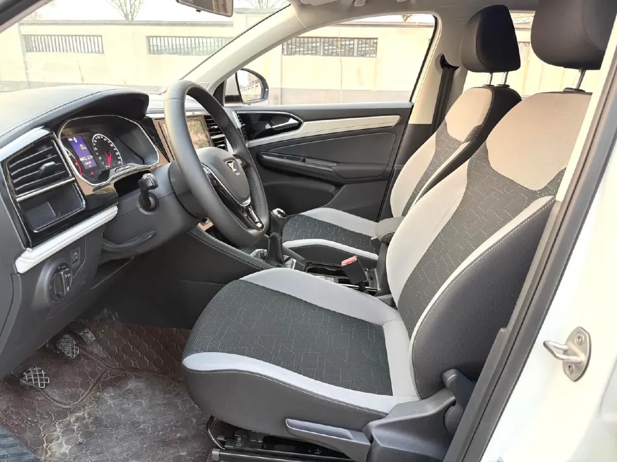 2023 Jetour X70 Plus 1.5T 156HP L4 6MT,autocango,china used car exporter,china ev exporter,chinese used car exporter,chinese used ev exporter