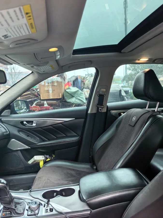 2018 Jeep Grand Commander 2.0T 265HP L4 9AT,autocango,china used car exporter,china ev exporter,chinese used car exporter,chinese used ev exporter