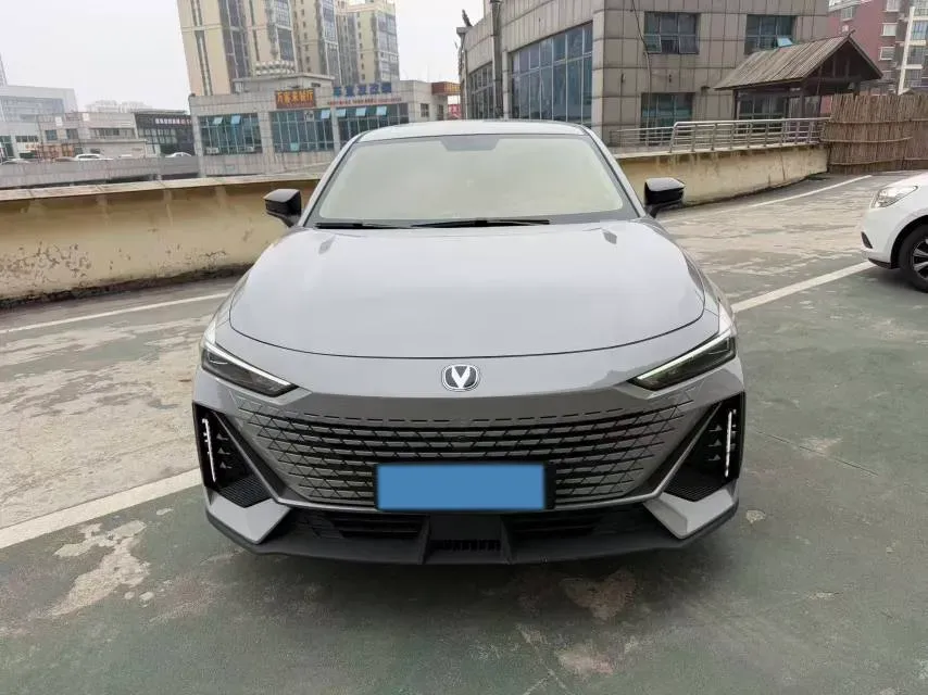 2023 ChangAn UNI-V iDD 1.5T 170HP L4 6TCT PHEV 18.4KWH,autocango,china used car exporter,china ev exporter,chinese used car exporter,chinese used ev exporter