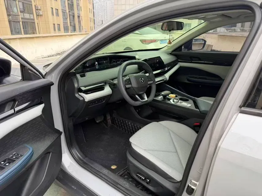 2023 ChangAn UNI-V iDD 1.5T 170HP L4 6TCT PHEV 18.4KWH,autocango,china used car exporter,china ev exporter,chinese used car exporter,chinese used ev exporter