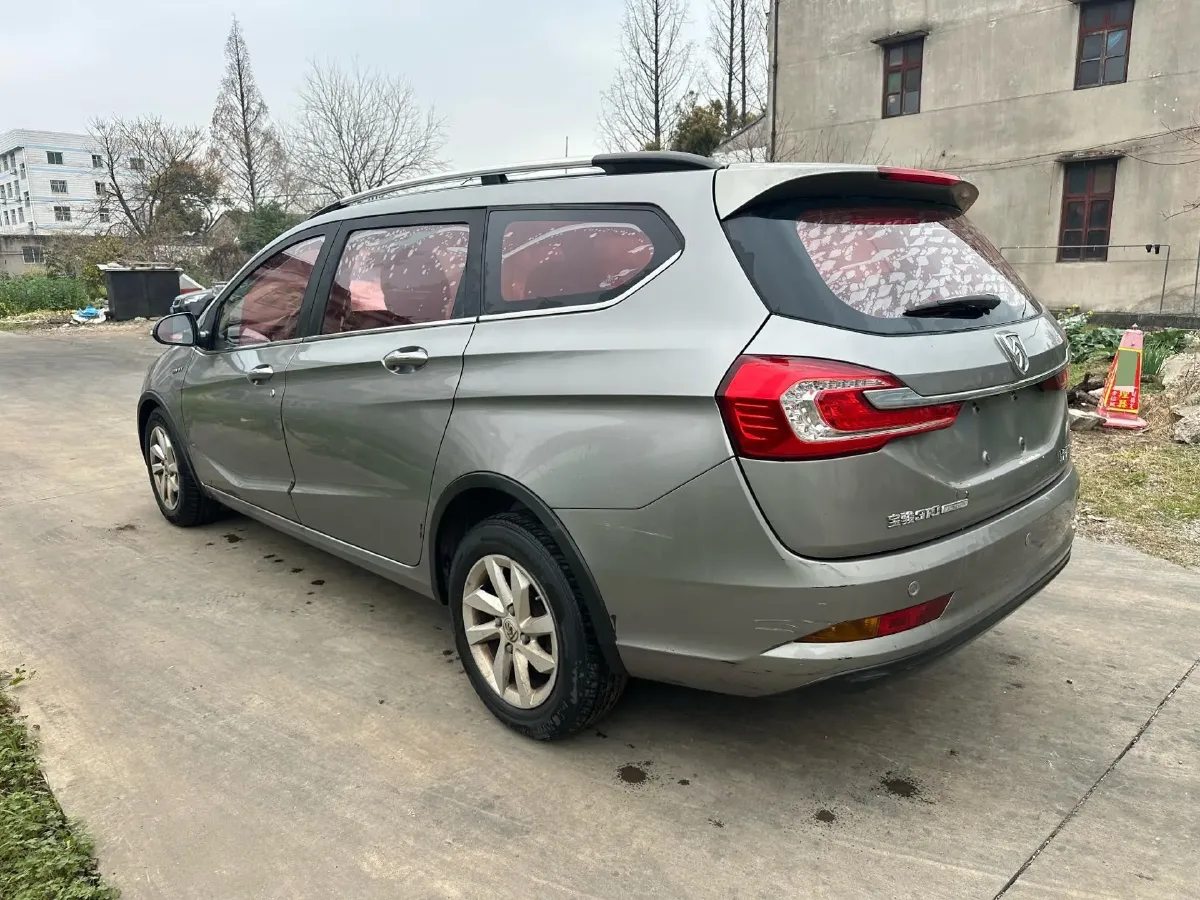 2017 BaoJun 310W 1.5L 112HP L4 6MT,autocango,china used car exporter,china ev exporter,chinese used car exporter,chinese used ev exporter