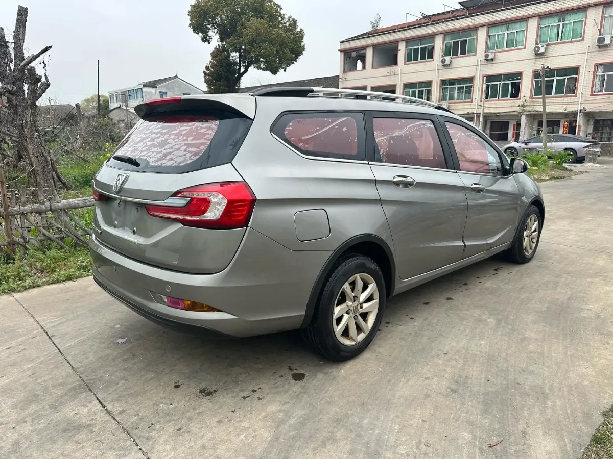 2017 BaoJun 310W 1.5L 112HP L4 6MT,autocango,china used car exporter,china ev exporter,chinese used car exporter,chinese used ev exporter