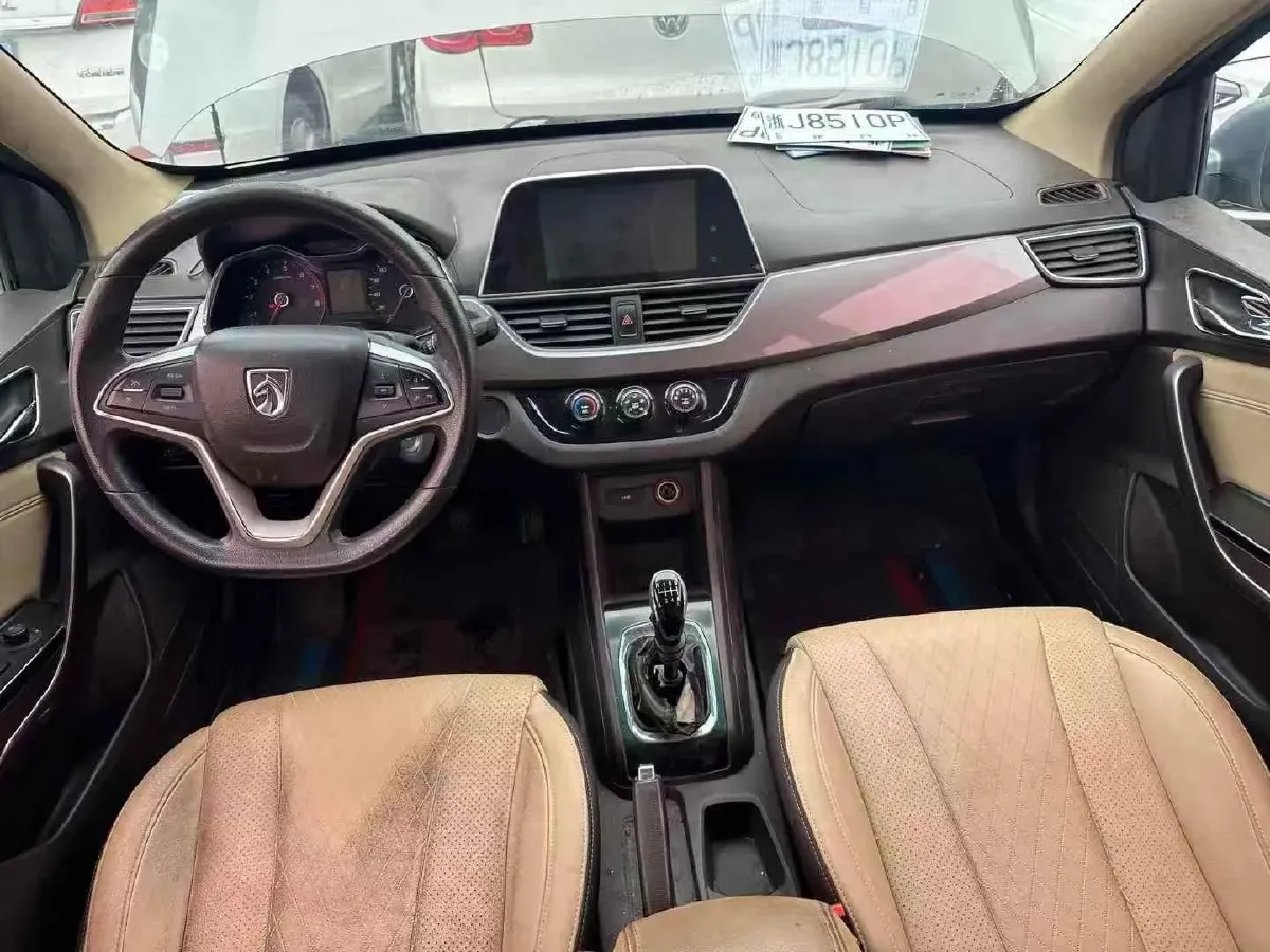 2017 BaoJun 310W 1.5L 112HP L4 6MT,autocango,china used car exporter,china ev exporter,chinese used car exporter,chinese used ev exporter