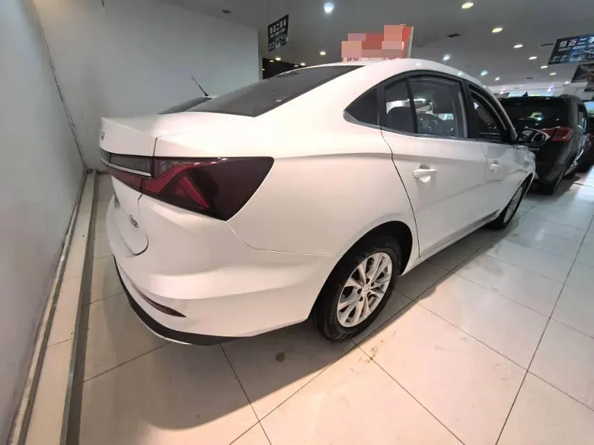 2021 Roewe i5 1.5T 173HP L4 7DCT,autocango,china used car exporter,china ev exporter,chinese used car exporter,chinese used ev exporter