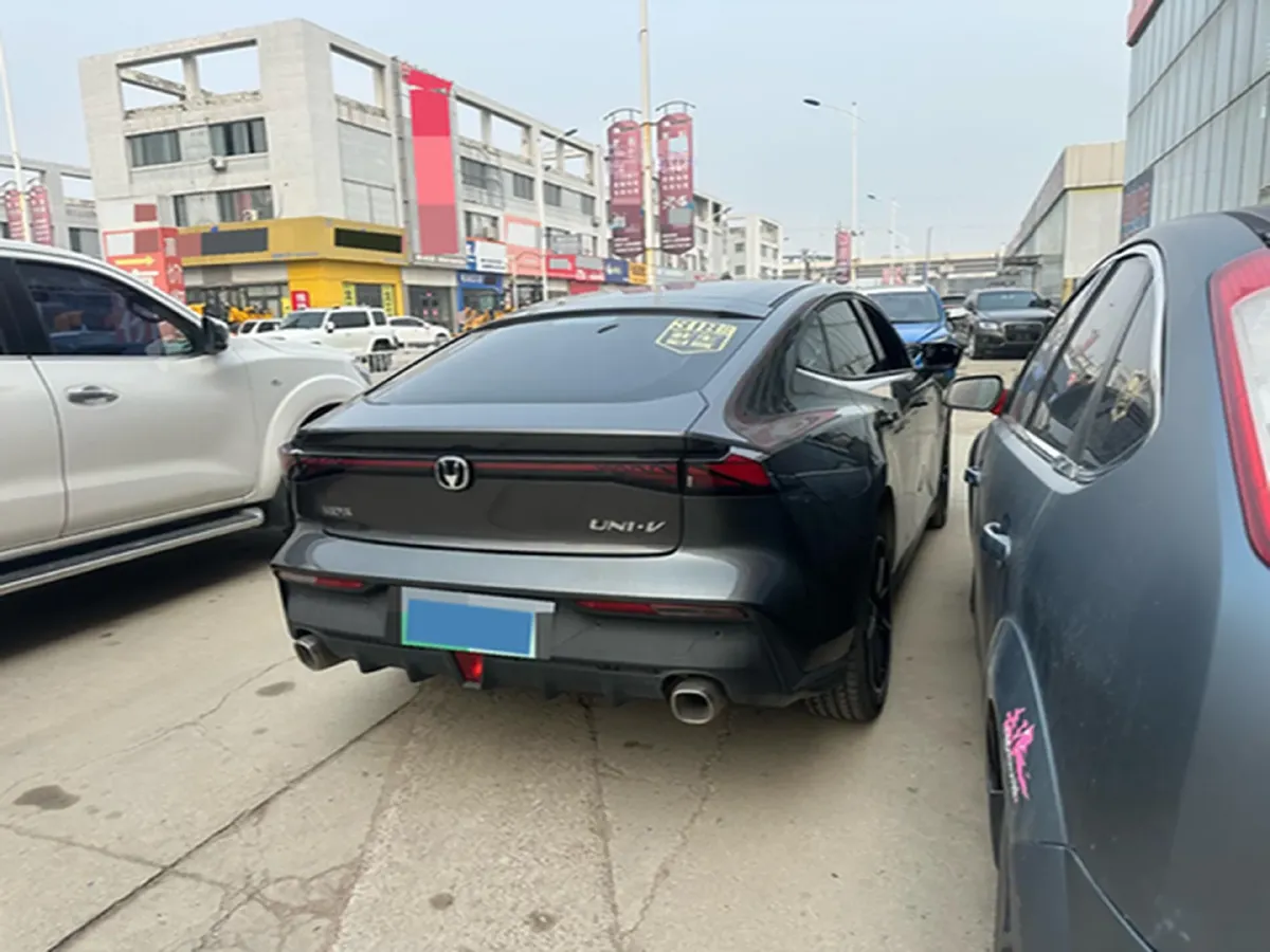 2023 ChangAn UNI-V iDD 1.5T 170HP L4 6TCT PHEV 18.4KWH,autocango,china used car exporter,china ev exporter,chinese used car exporter,chinese used ev exporter