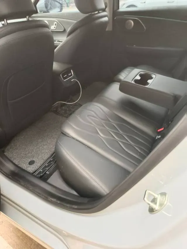 2025 Fulwin FulwinA8L 1.5T 156HP L4 1DHT PHEV 18.67KWH,autocango,china used car exporter,china ev exporter,chinese used car exporter,chinese used ev exporter