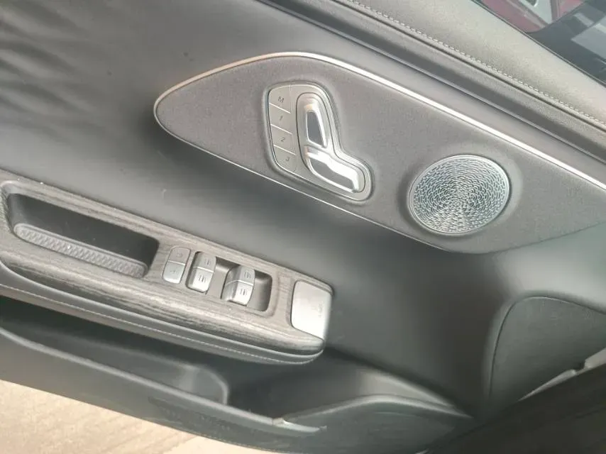 2025 Fulwin FulwinA8L 1.5T 156HP L4 1DHT PHEV 18.67KWH,autocango,china used car exporter,china ev exporter,chinese used car exporter,chinese used ev exporter