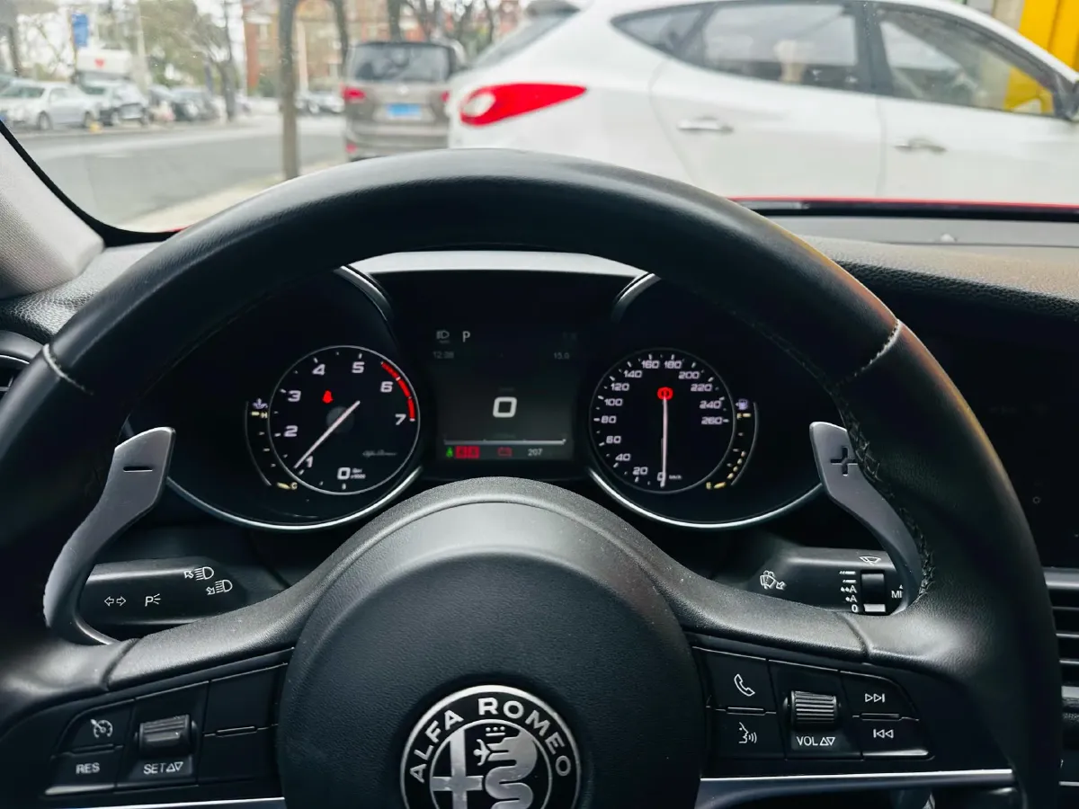 2017 Ford Mustang 2.3T 314HP L4 6AT,autocango,china used car exporter,china ev exporter,chinese used car exporter,chinese used ev exporter